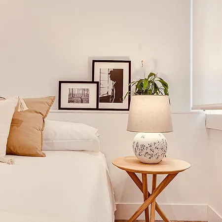 Main Street Deluxe Апартаменты *