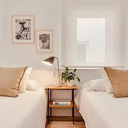 Main Street Deluxe Apartmán *