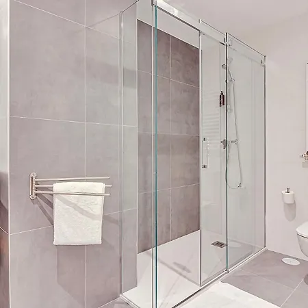 Апартаменты Main Street Deluxe *